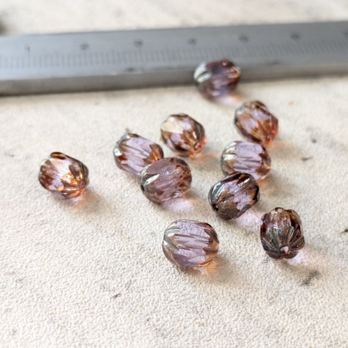 Perles en verre tchèque forme riz allongé "tonneau" violine lila polies au feu 8x6mm x5