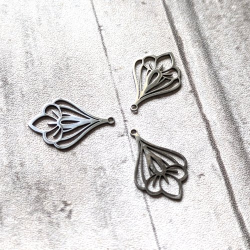 Breloque pendentif ajouré fleur de lotus filigrane acier inoxydable argenté 32x30mm x1