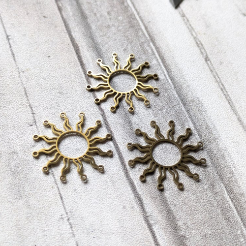 Connecteur pendentif breloque acier inoxydable doré soleil 28x28mm x1