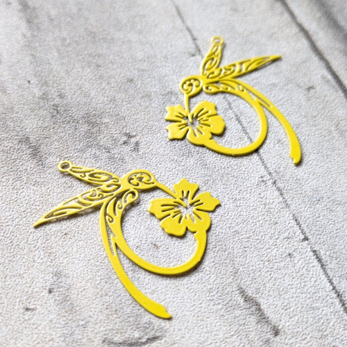Estampes breloques pendentif fleur oiseau colibri émail jaune filigrane 38x27mm x2
