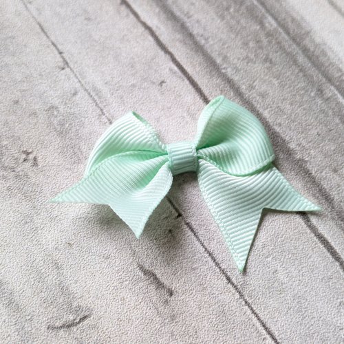 Noeud ruban de satin en polyester vert clair pastel 40x60mm environ x1