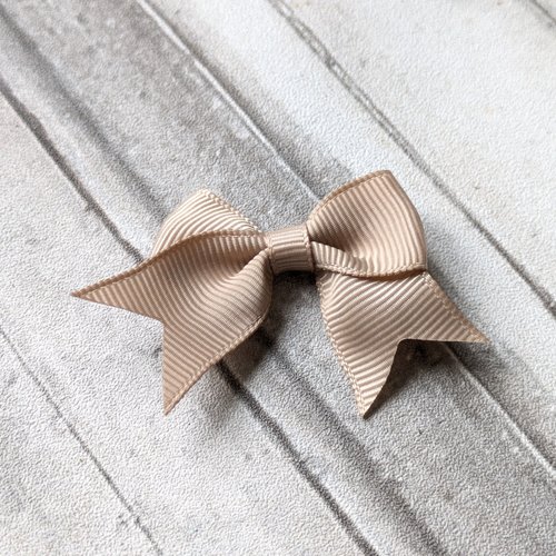 Noeud ruban de satin en polyester beige 40x60mm environ x1