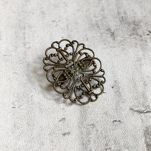 Support broche rétro victorien métal bronze filigrane ovale 34x26mm x1