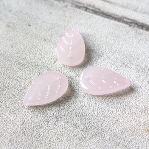 Perles pétales feuilles en verre rose pastel 11x18 mm x3