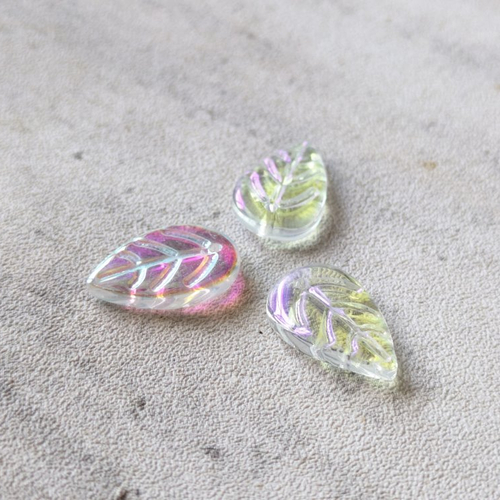 Perles pétales feuilles en verre transparent reflets rose jaune 11x18 mm x3