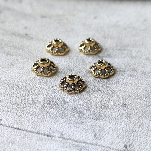 10 coupelles calottes doré fleur motif arabesque métal pour perles diamètre 9mm