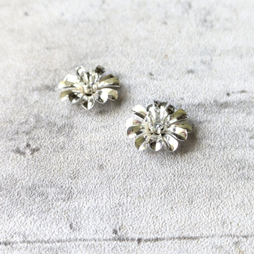 Coupelles/calottes fleurs en cuivre argent ajourées diamètre 13 mm pour perle 6mm x2