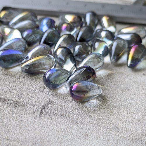 Perles gouttes en verre gris brillant reflets rose transparents 15x7mm x10