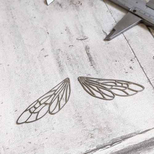 Pendentifs ailes de libellule ajourées en acier inoxydable argenté x2