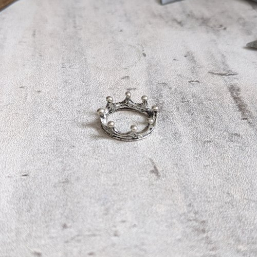 Breloque couronne métal argenté effet 3d 16 mm x1