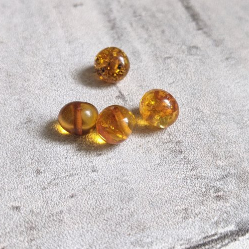 Perles en ambre véritable 10x9mm x4