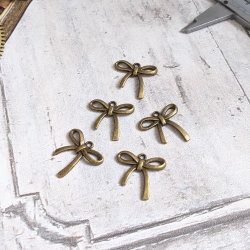 Breloques pendentifs noeud ruban papillon métal bronze 25x26mm x2