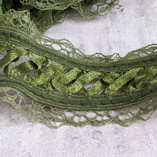 Ruban dentelle élastique crochet vert kaki 45mm x 45cm