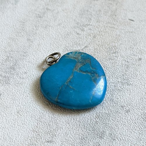 Pendentif coeur en quartz teinté bleu turquoise vintage 22x19mmx1