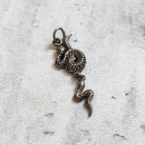 Breloque pendentif animal reptile serpent vintage argent 925 40x11mm x1