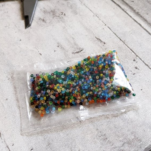 Perles verre tchèque multicolores mates 2mm environ 1000 unités