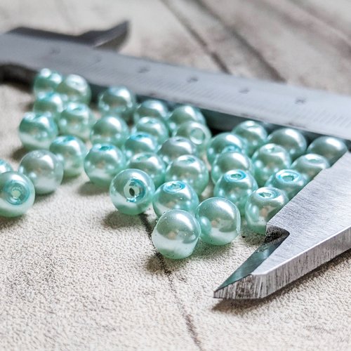 Perles de verre rondes bleu clair effet nacré 6 mm x34
