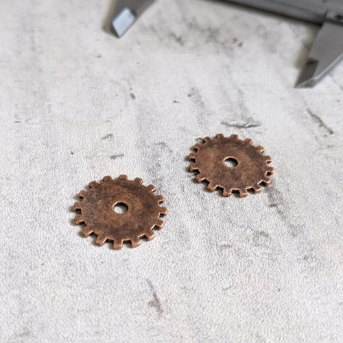 Breloques pendentifs engrenages métal cuivre roues dentées fermées 20 mm x2
