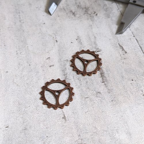 Breloques pendentifs connecteurs engrenages métal cuivre cercle 22 mm x2