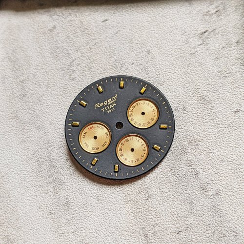 Cadran de montre rond noir mat et doré chronographe 27mm x1