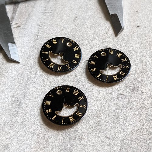 Cadran de montre rond noir et doré chiffres romains cabochon 22mm x1