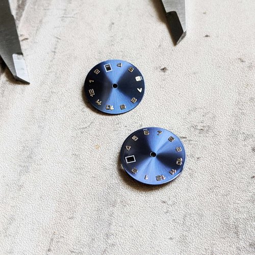 Cadrans de montre ronds bleu foncé et argent métallisé cabochon 21mm x2