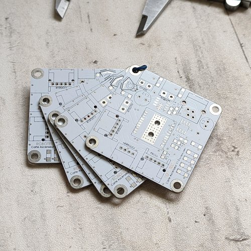 1 circuit imprimé blanc argent scrapbooking découpe thème électronique 50x49mm