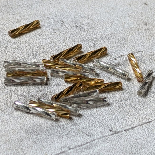Perles longues verre torsadées tube argent et doré mixées 16x3mm x20