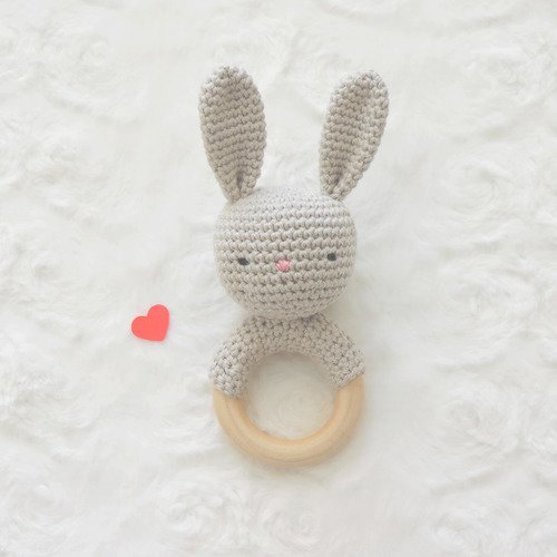 Sur commande - lapin hochet bio coton bio, hochet dentition, cadeau naissance, fait main, grelot, jouet eveil