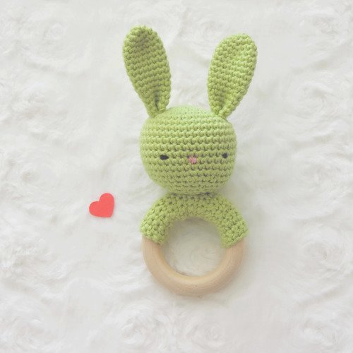 Sur commande - lapin vert hochet bio coton bio, hochet dentition, cadeau naissance, fait main, grelot, jouet eveil