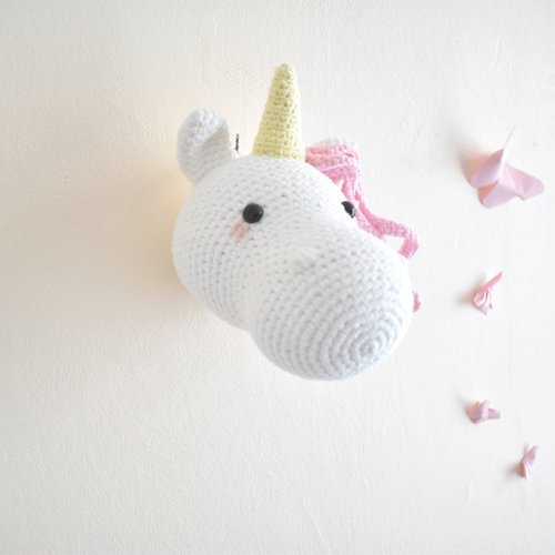 trophée licorne peluche