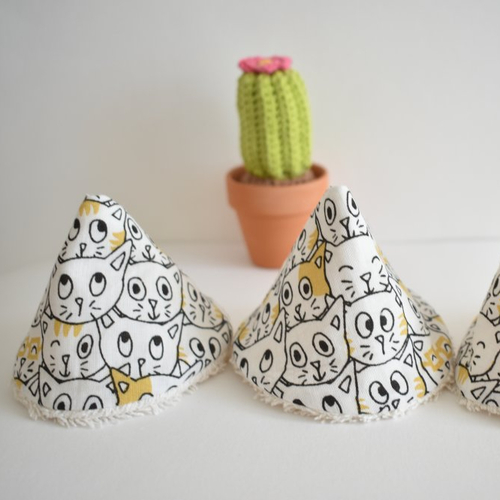 Protèges pipi, pare pipi, en coton et éponge oeko-tex, chats jaunes