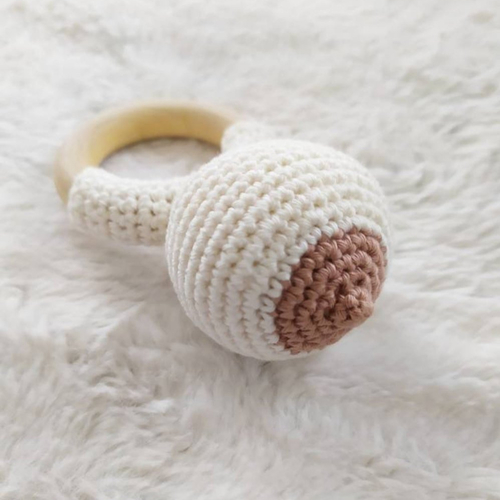 Hochet sein en coton bio cadeau maman allaitante