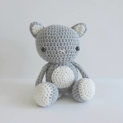 Chat peluche doudou gris et blanc coton 