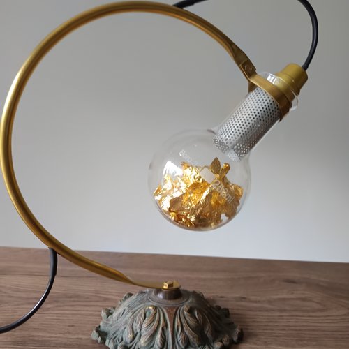 La lampe et le vert de gris