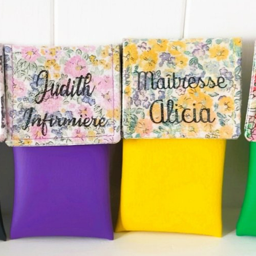 Pochette soignant aimantée