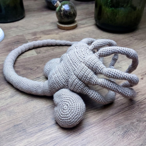 Facehugger