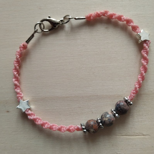 Bracelet en macramé torsadé rose clair avec des perles de jaspe paysage - taille m
