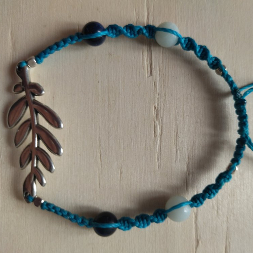 Bracelet linhasita bleu turquoise avec intercalaire "feuille" et pierres gemmes - taille l ajustable