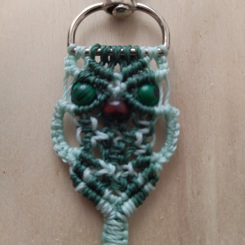 Collection « minerva », porte clés chouette en linhasita avec mousqueton
