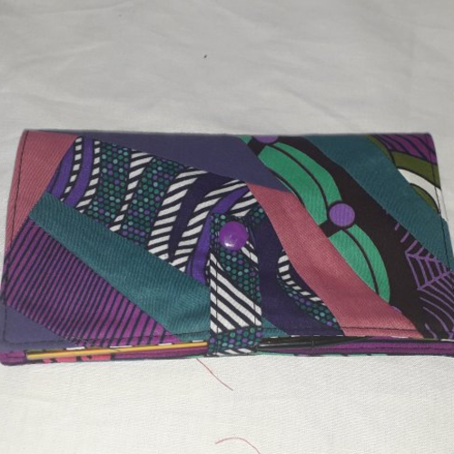 Porte chequier / porte cartes talon en haut crazy patchwork "wax violet"