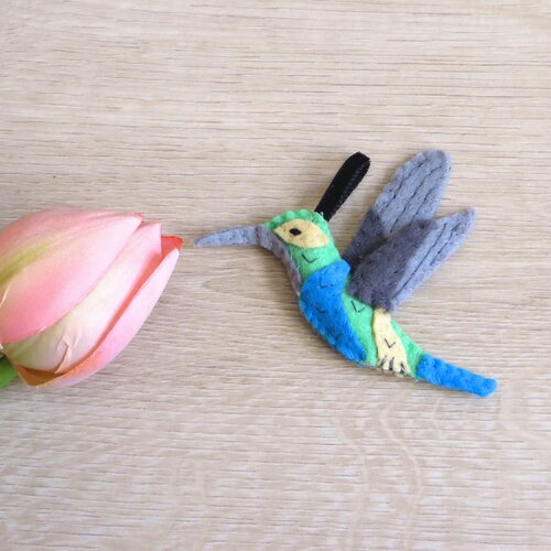 Colibri fait main, oiseau en feutrine, decoration tropicale, cadeau de pendaison de crémaillère