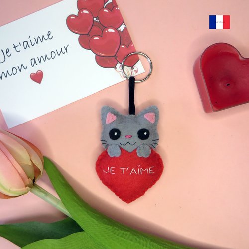 Porte clé chat gris kawaii, en feutrine, fait main, cadeau de pour dire je t'aime