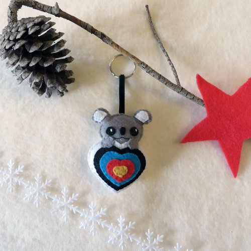 Cadeau tir à l'arc, porte clé koala dans une cible