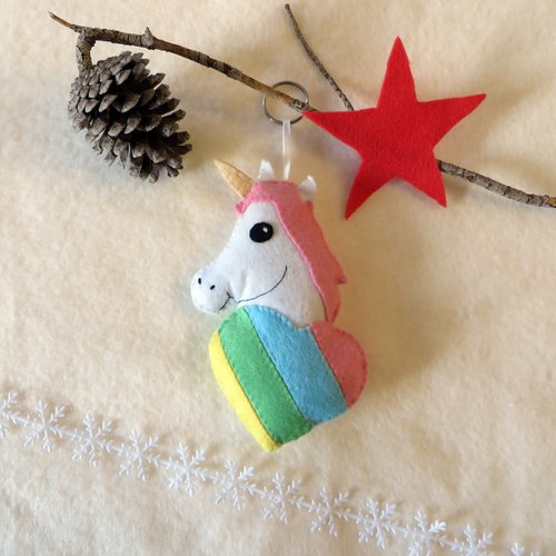 Licorne, décoration en feutrine, peluche kawaii, à suspendre, dans un coeur arc-en-ciel, fait main, cadeau fête des mères