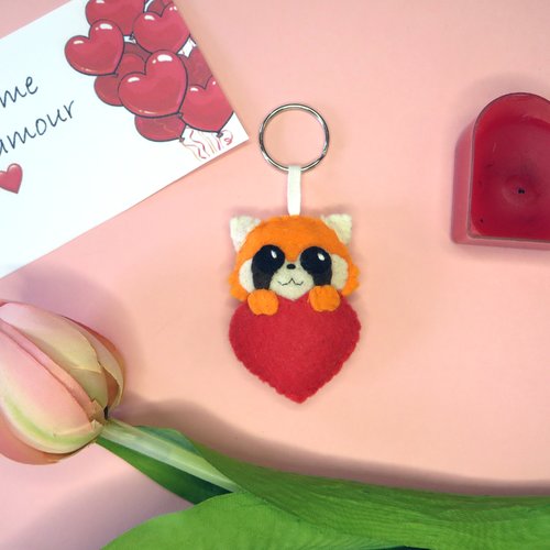 Porte clé panda roux, cadeau de noël, dans un coeur rouge, en feutrine, fait main, cadeau pour elle, mignon