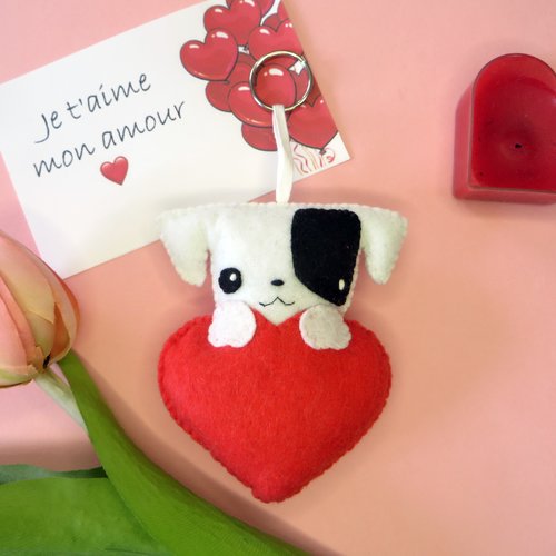 Peluche jack russell kawaii dans un coeur rouge, cadeau pour dire je t'aime