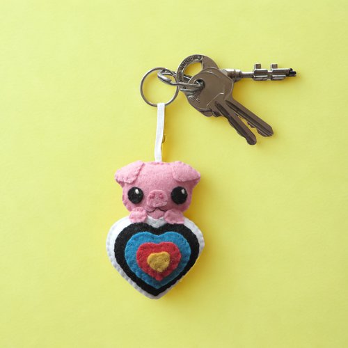 Porte clé tir à l'arc, cochon dans une cible