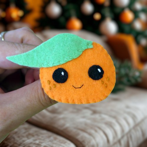 Broche clémentine en feutrine, accessoire fruit kawaii à offrir