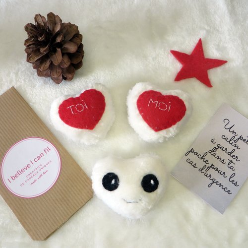 Calins de poche, deux petits coeurs brodés toi et moi